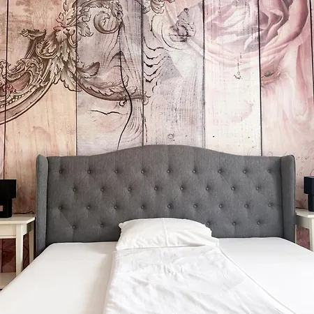 Fontana באלאטונפורד